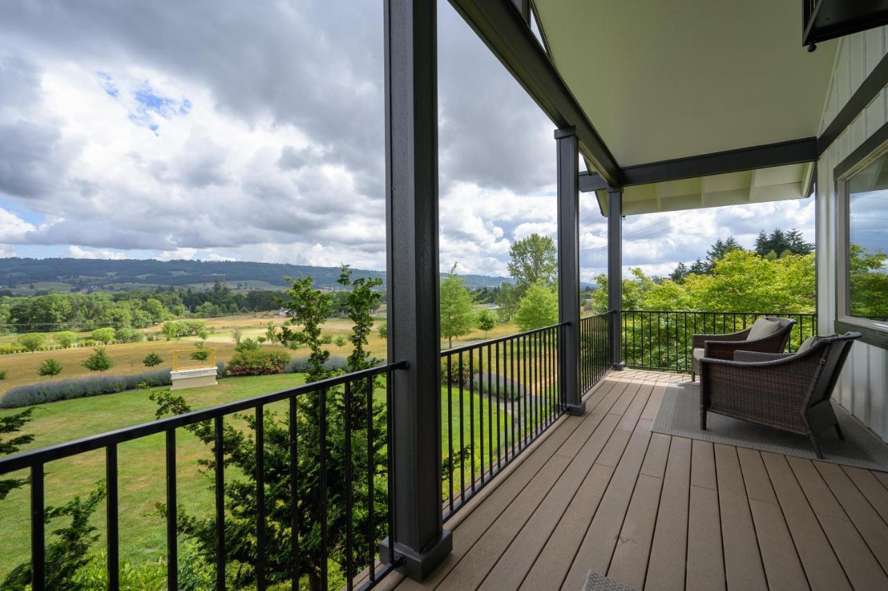 The Setting Inn Willamette Valley Newberg Exterior photo